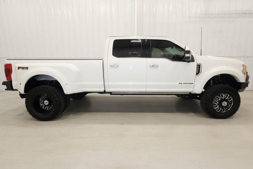 2022 Ford F-450 LIMITED