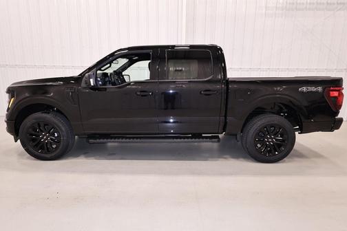 Agate Black Metallic 2026 Ford F-150 XLT