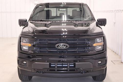 Agate Black Metallic 2026 Ford F-150 XLT