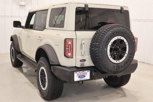 Desert Sand 2025 Ford Bronco Outer Banks