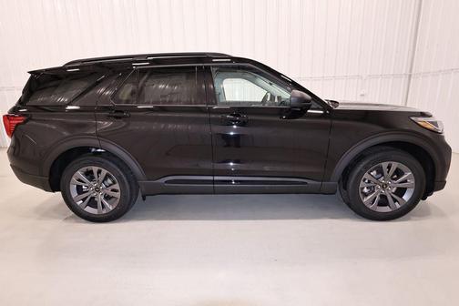 Agate Black Metallic 2026 Ford Explorer Active