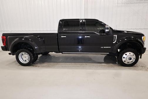 2022 Ford F-450 Platinum