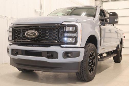 Glacier Gray Metallic 2026 Ford F-350 Lariat Super Duty