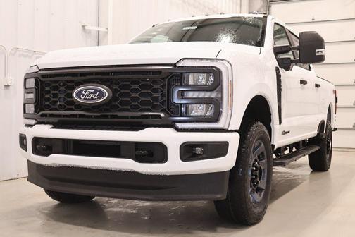 Oxford White 2026 Ford F-350 XL