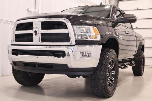 Brilliant Black Crystal Pearlcoat 2017 RAM 2500 Big Horn