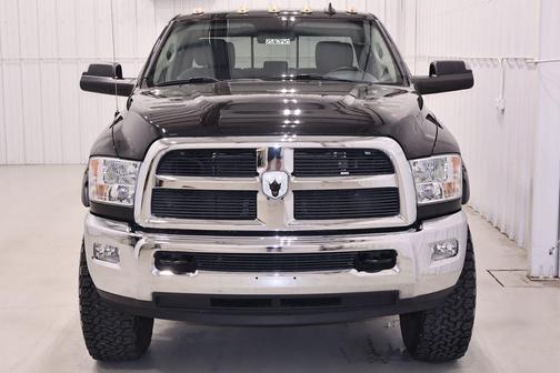 Brilliant Black Crystal Pearlcoat 2017 RAM 2500 Big Horn