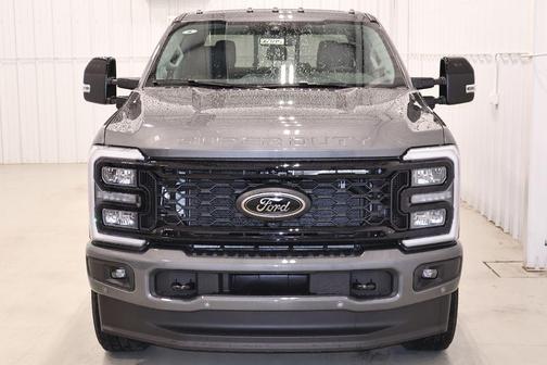 Carbonized Gray Metallic 2026 Ford F-350 Lariat Super Duty