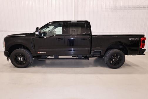 Agate Black Metallic 2026 Ford F-350 Lariat Super Duty