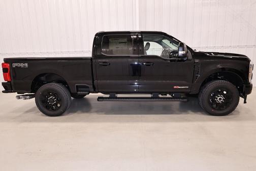 Agate Black Metallic 2026 Ford F-350 Lariat Super Duty