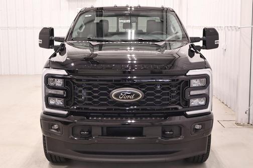 Agate Black Metallic 2026 Ford F-350 Lariat Super Duty