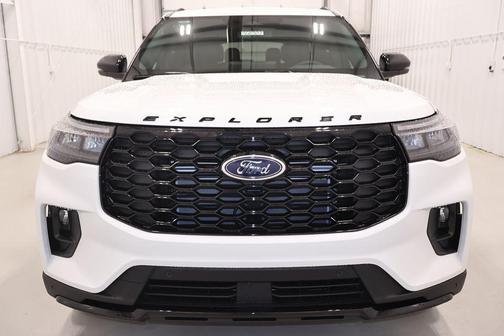 Star White 2026 Ford Explorer ST-Line
