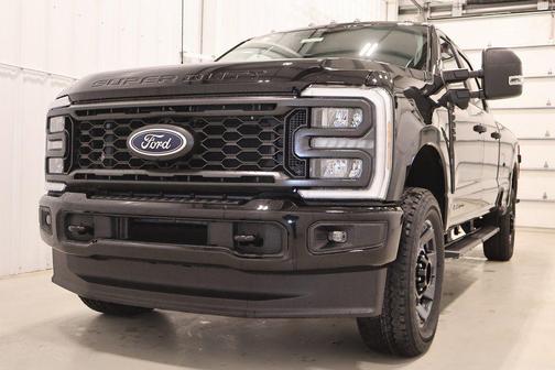 Agate Black Metallic 2026 Ford F-350 XL