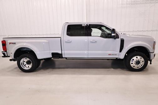 Avalanche 2026 Ford F-450 Platinum
