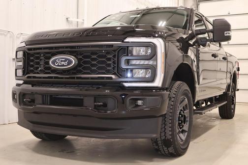 Agate Black Metallic 2026 Ford F-350 XL