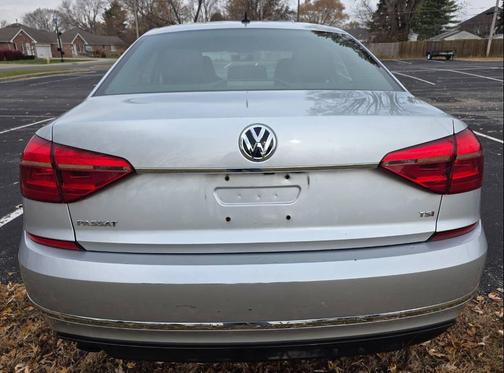 2016 Volkswagen Passat 1.8T S 4dr Sedan PZEV