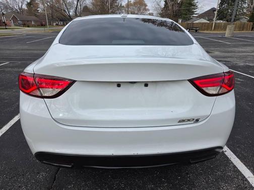 2015 Chrysler 200 S