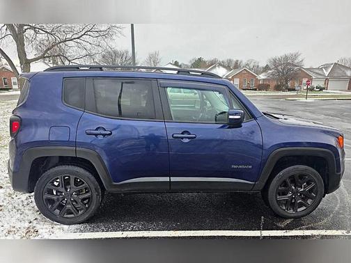 2017 Jeep Renegade Altitude
