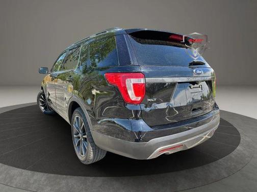 Black 2017 Ford Explorer XLT