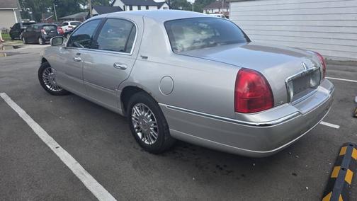 2009 Lincoln Town Car Signature