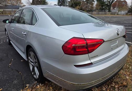 2016 Volkswagen Passat 1.8T R-Line