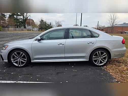 2016 Volkswagen Passat 1.8T R-Line