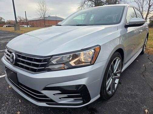 2016 Volkswagen Passat 1.8T R-Line