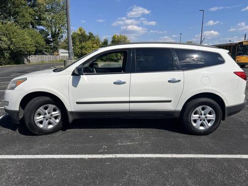 2011 Chevrolet Traverse LS