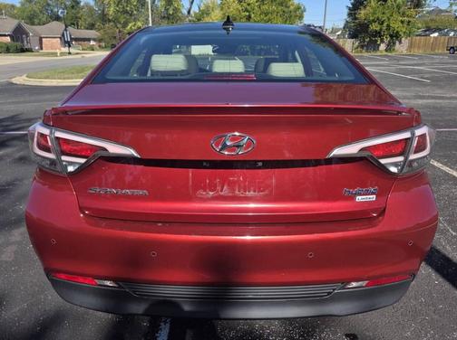 2017 Hyundai SONATA Hybrid Limited