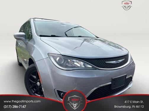 Gray 2020 Chrysler Pacifica Touring
