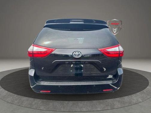 Black 2017 Toyota Sienna XLE Premium