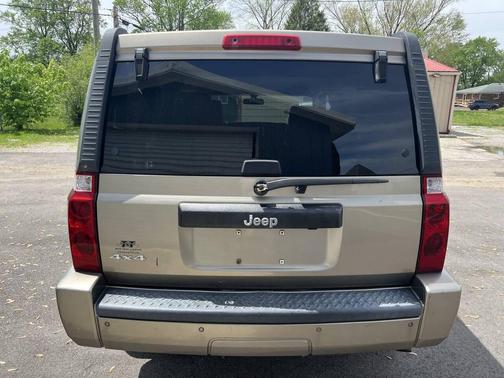 2006 Jeep Commander Base