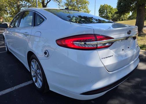 2017 Ford Fusion Hybrid SE