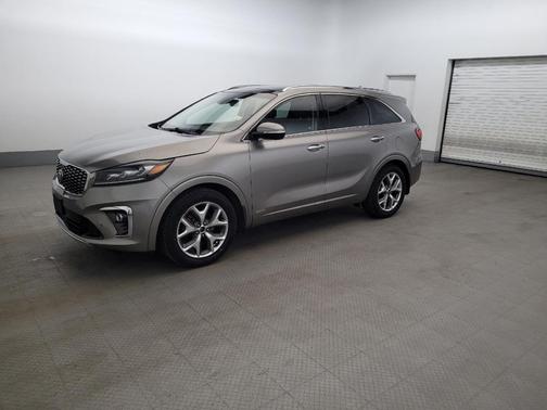 Gray 2019 Kia Sorento SX