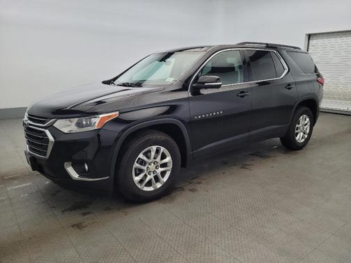 Mosaic Black Metallic 2019 Chevrolet Traverse LT Cloth