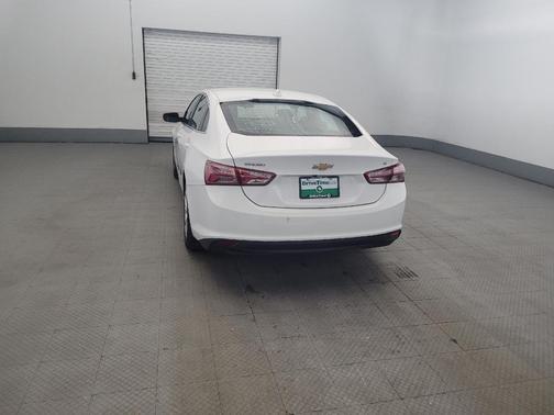 White 2019 Chevrolet Malibu LT