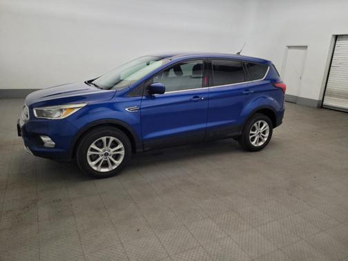 Lightning Blue Metallic 2019 Ford Escape SE