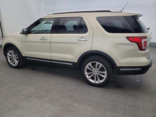 Tan 2018 Ford Explorer Limited
