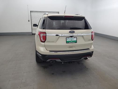 Tan 2018 Ford Explorer Limited