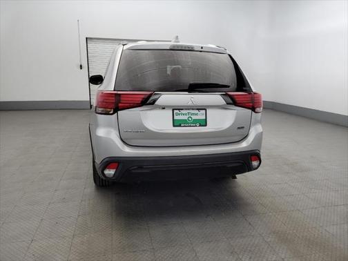 2020 Mitsubishi Outlander LE