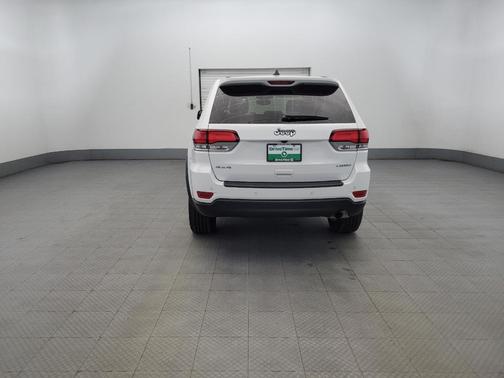 2022 Jeep Grand Cherokee Laredo