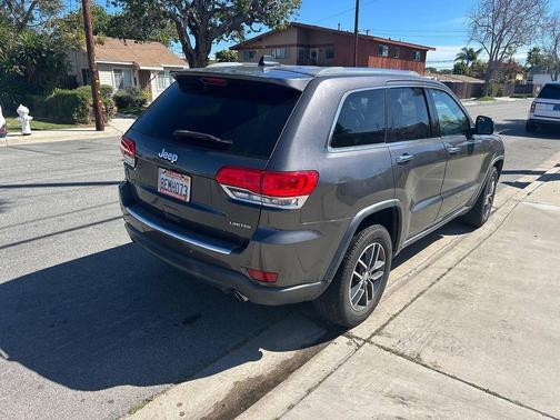 Granite Crystal Metallic Clearcoat 2018 Jeep Grand Cherokee Limited