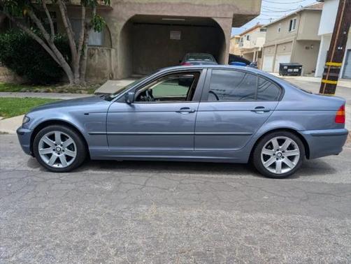 2005 BMW 325 325i