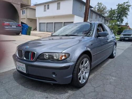 2005 BMW 325 325i