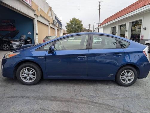 Black 2010 Toyota Prius III