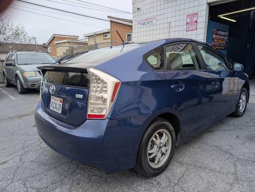 Black 2010 Toyota Prius III