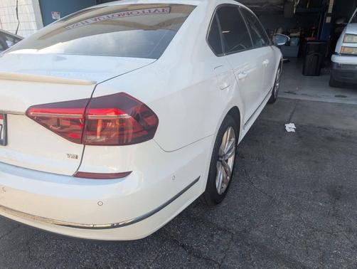 2017 Volkswagen Passat 1.8T SEL Premium