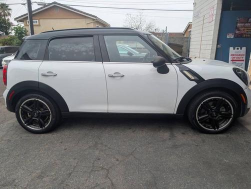 Light White 2016 MINI Countryman Cooper S