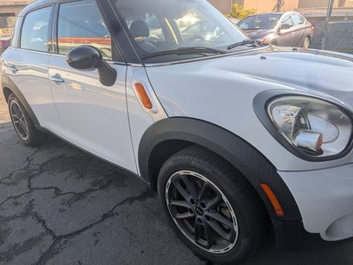 Light White 2015 MINI Countryman Cooper