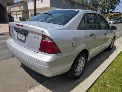 2006 Ford Focus ZX4 SE