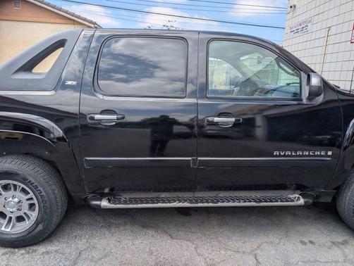 Black 2007 Chevrolet Avalanche 1500 LS